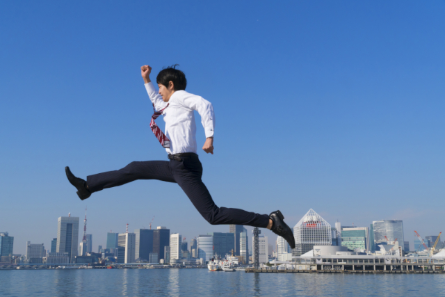 フィードバックとは？意味や種類、導入メリットをわかりやすく解説