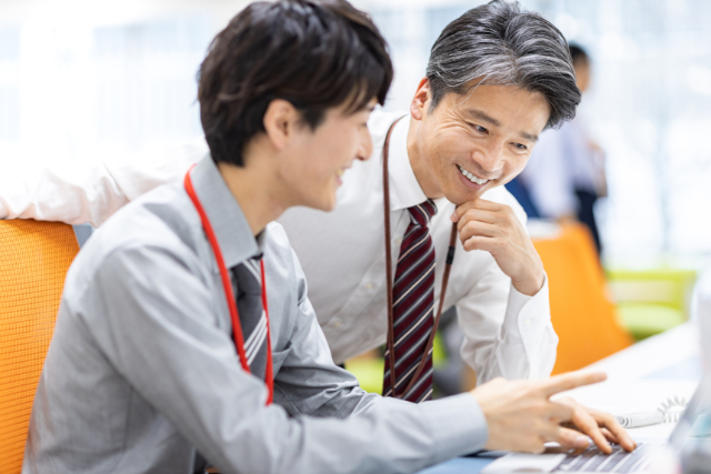 マイクロマネジメントとは？その悪影響と上司の特徴、有効な対策を解説